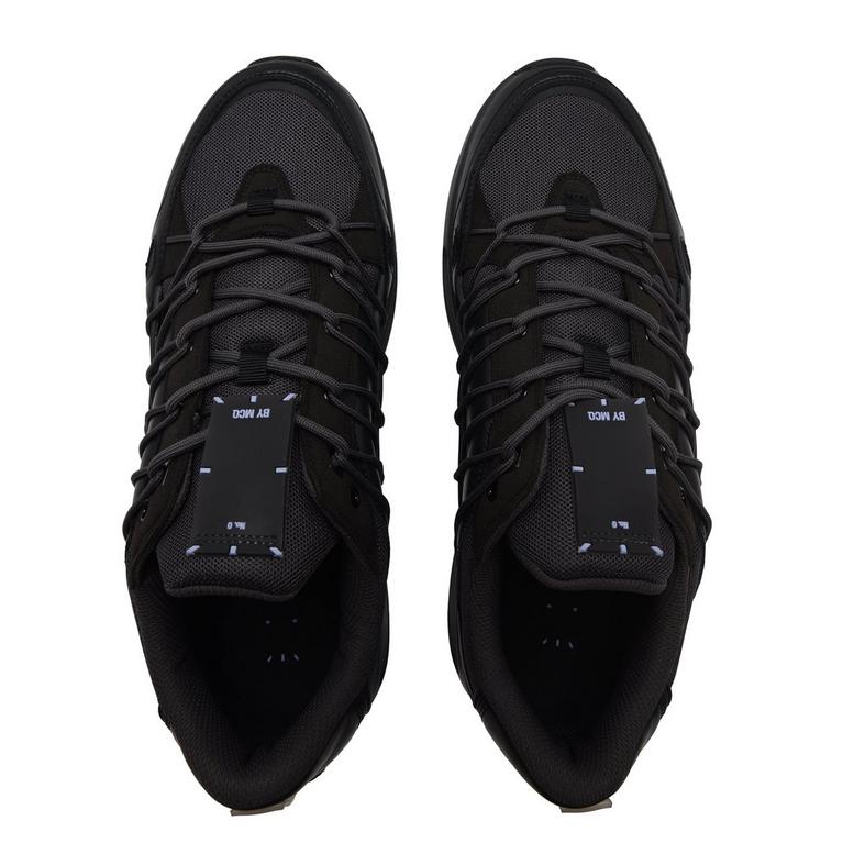 Artana Sneakers