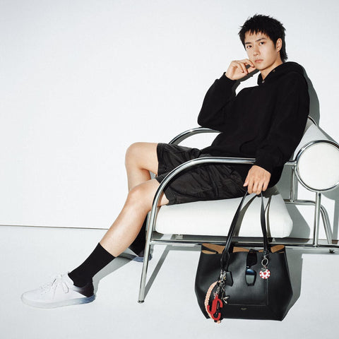 Diamond Tote/M Black Calf Leather Tote Bag
