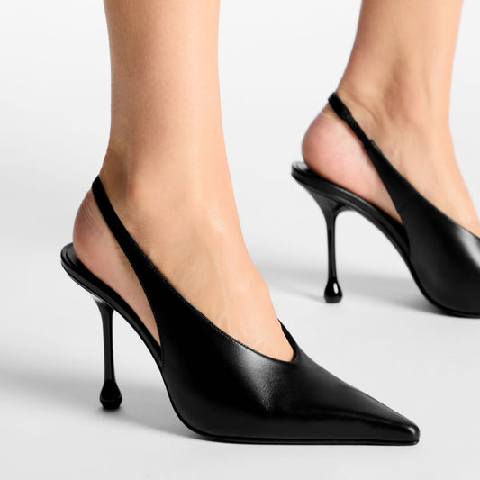 Isa 95 Black Leather Pumps