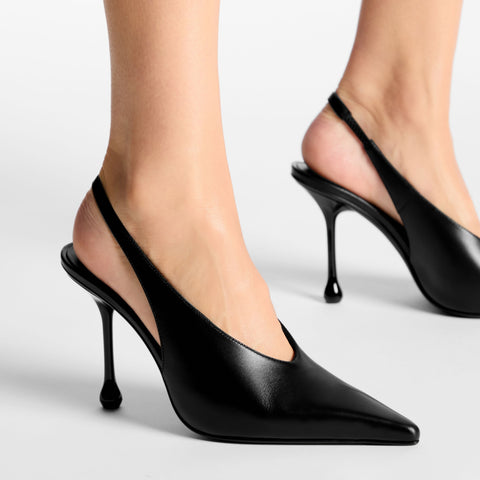 Isa 95 Black Leather Pumps